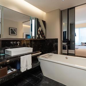 Deluxe Upper Floors King Room